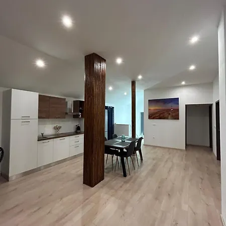 Apartment Leina *