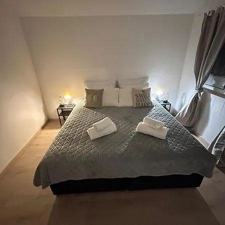 Leina Apartment
